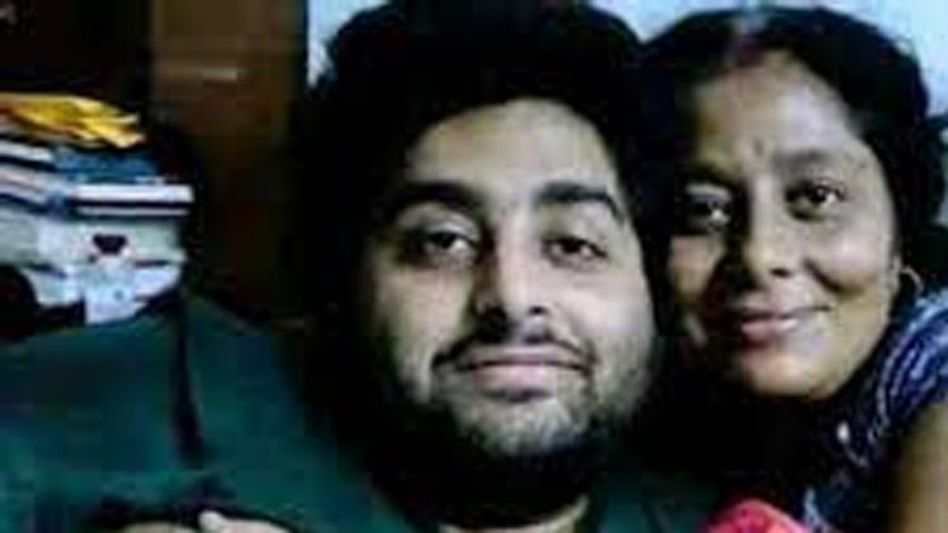 গুরুতর অসুস্থ অরিজিৎ সিংয়ের মা, প্রয়োজন বিরল গ্রুপের রক্ত গুরুতর অসুস্থ অরিজিৎ সিংয়ের মা, প্রয়োজন বিরল গ্রুপের রক্ত