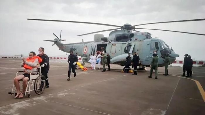 মুম্বইয়ে ঘুর্ণিঝড়