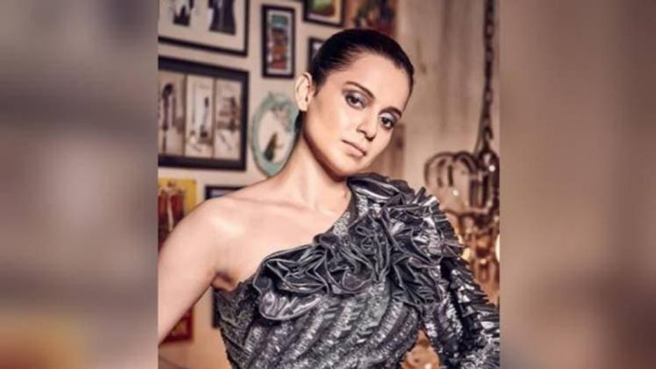 দাঙ্গায় উস্কানিতে FIR, ফের মমতাকে 'রাক্ষসী' বললেন কঙ্গনা দাঙ্গায় উস্কানিতে FIR, ফের মমতাকে 'রাক্ষসী' বললেন কঙ্গনা