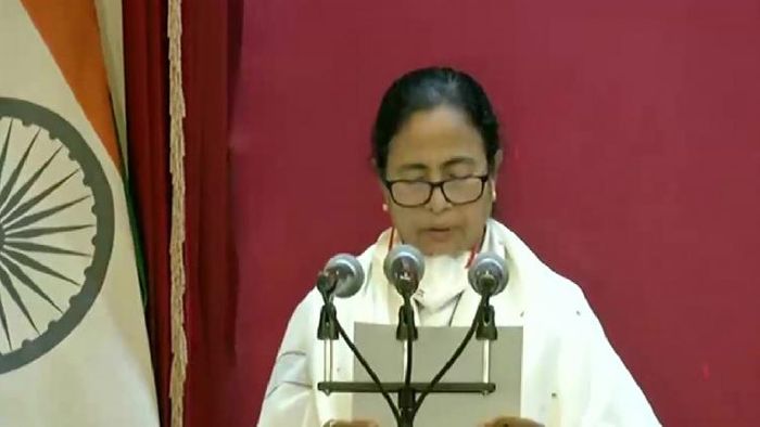 শপথ নিলেন মমতা বন্দ্যোপাধ্যায় (ছবি-এএনআই)