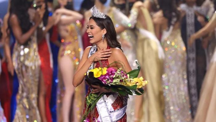 ক্রাউন জেতার পর আন্দ্রেয়া। গেটি ইমেজেস