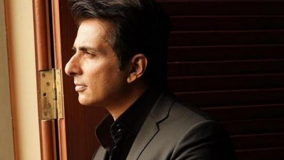 Sonu Sood: ফ্রান্স থেকে অক্সিজেন প্লান্ট আনছেন সোনু সুদ Sonu Sood: ফ্রান্স থেকে অক্সিজেন প্লান্ট আনছেন সোনু সুদ