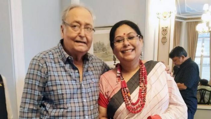 বাবা সৌমিত্র চট্টোপাধ্যায়ের সঙ্গে পৌলমী বসু