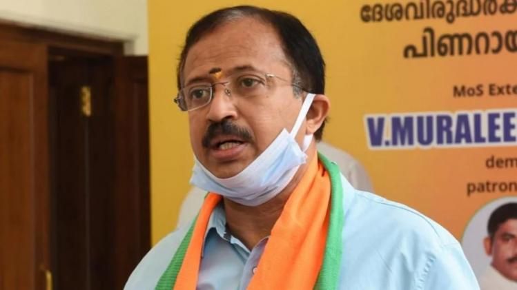 রক্ষা পেলেন না কেন্দ্রীয় মন্ত্রীও, মেদিনীপুরে ভি মুরালিধরনের গাড়িতে হামলা