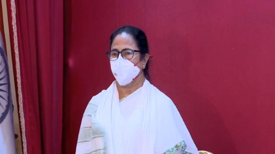 সবাইকে নিখরচায় করোনা টিকা, নবান্নে ঘোষণা মমতার সবাইকে নিখরচায় করোনা টিকা, নবান্নে ঘোষণা মমতার