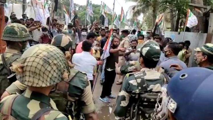 নিজের কেন্দ্রেই কালো পতাকা দেখলেন সাংসদ রাজু বিস্তা