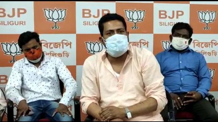 হেল্পলাইন চালু বিধায়ক শঙ্কর ঘোষের