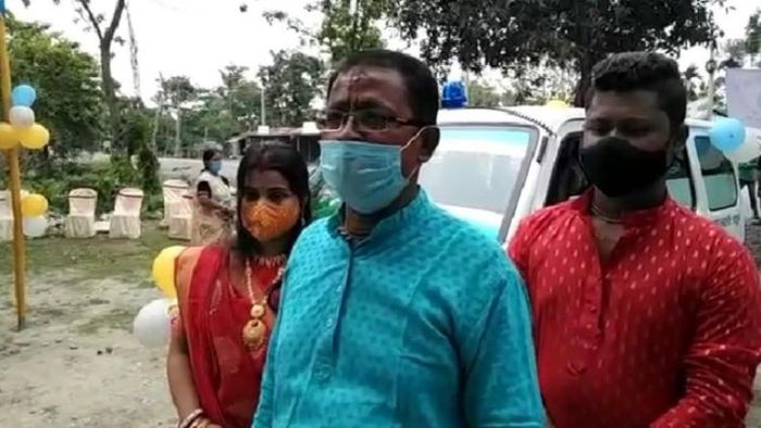 রমেন ঘোষ, তাঁর ছেলে ও ছেলের স্ত্রী