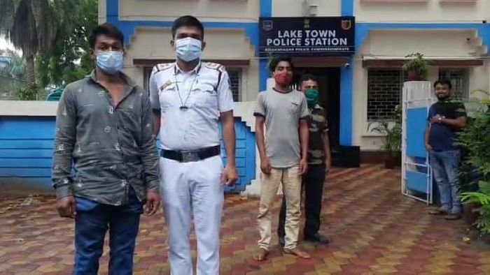 লেকটাউন থেকে গ্রেফতার দুই বাংলাদেশি