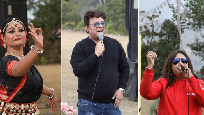 পারফর্ম করছেন শিল্পীরা