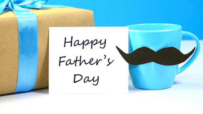 'ফাদার্স ডে'-তে বাবাকে শুভেচ্ছা জানান ভার্চুয়াল মাধ্যমে (ছবি: গেটি)