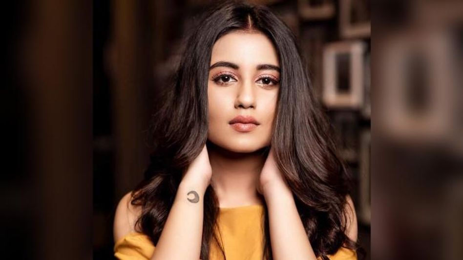 এখনই শেষ হচ্ছে না 'কি করে বলবো তোমায়'! শ্যুটিংয়ে যোগ দিয়ে জানালেন স্বস্তিকা  এখনই শেষ হচ্ছে না 'কি করে বলবো তোমায়'! শ্যুটিংয়ে যোগ দিয়ে জানালেন স্বস্তিকা