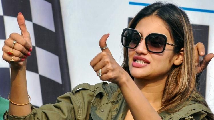 সন্তানের পিতৃত্ব নিয়ে চুপ নুসরত, এই  নারীরা কিন্তু ভেঙেছেন সমাজের ট্যাবু