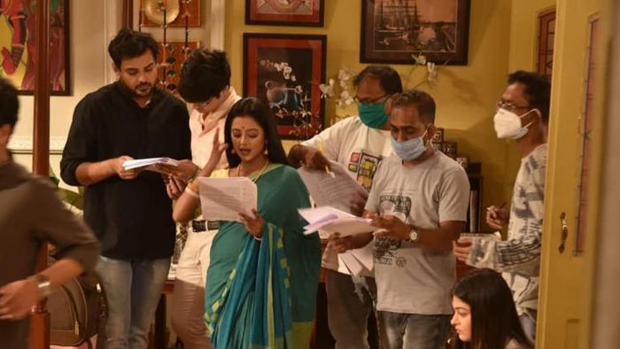 টলিপাড়ার শ্যুটিং ঘিরে চলছে ফেডারেশন ও আর্টিস্ট ফোরামের টানাপোড়েন