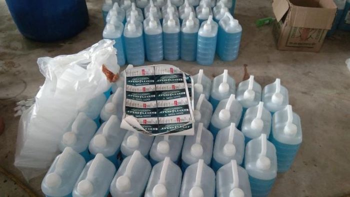 উদ্ধার বিপুল স্যানিটাইজার