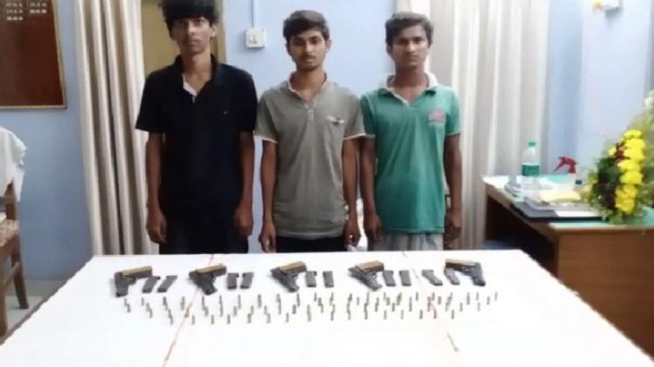 পরিবারের ৪ জনকে ঠান্ডা মাথায় খুন করে আসিফ! পরিবারের ৪ জনকে ঠান্ডা মাথায় খুন করে আসিফ!
