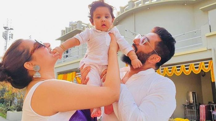 রাজ শুভশ্রীর কোলে ইউভান