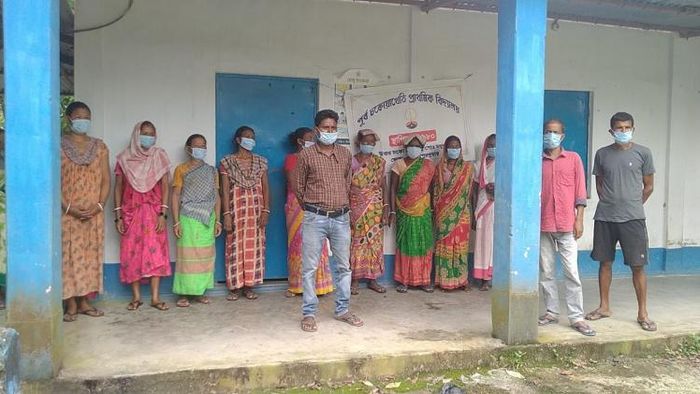 শিক্ষক নিয়োগের দাবিতে বিক্ষোভ