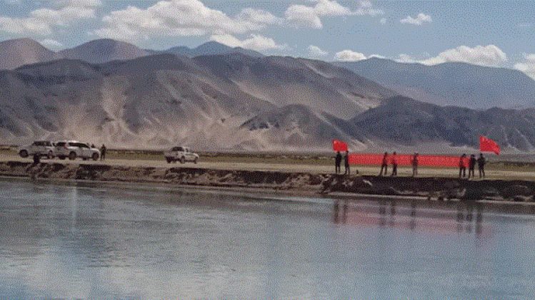 সিন্ধু নদের তীরে এবার পতাকা তুললো  লাল ফৌজ