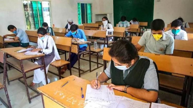CBSE-র নয়া স্কিম! দশম-দ্বাদশে বছরে দু'ভাগে সিলেবাস