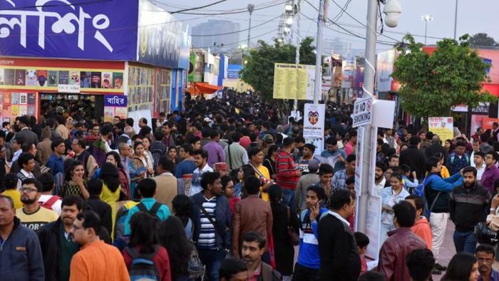কলকাতা বইমেলায় বইপ্রেমীদের ভিড়। ছবি সৌজন্য: ফেসবুক