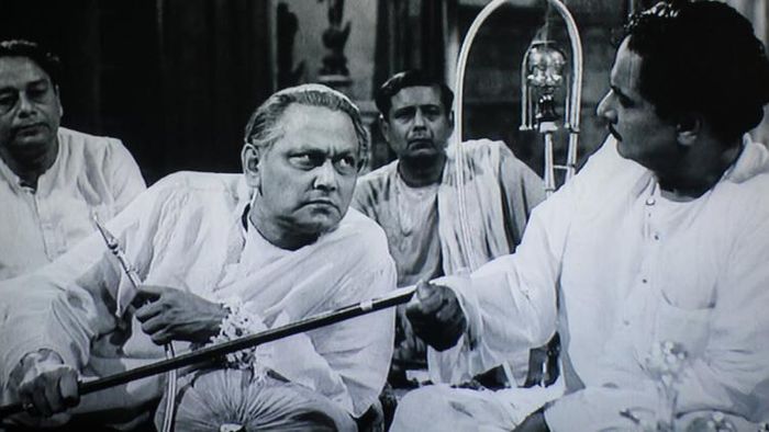 জলসাঘর ছবিতে ছবি বিশ্বাস