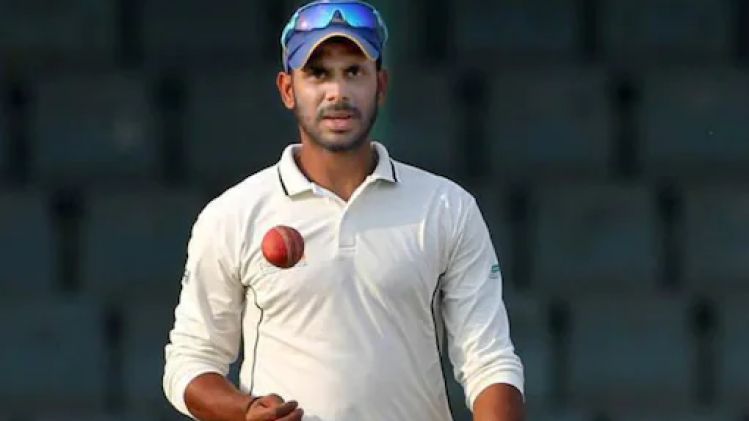 মনোজ তিওয়ারি ক্রিকেট মাঠে। ফাইল ছবি। সৌজন্য- ফেসবুক।