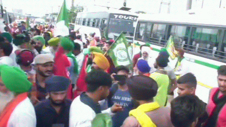 যন্তরমন্তরে কৃষকরা, সংসদ চত্বরে প্রতিবাদে সামিল রাহুলও যন্তরমন্তরে কৃষকরা, সংসদ চত্বরে প্রতিবাদে সামিল রাহুলও