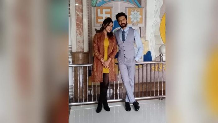 'অন্তর্দৃষ্টি'-র সেটে ঋতুপর্ণা সেনগুপ্ত ও রিতেশ দেশমুখ