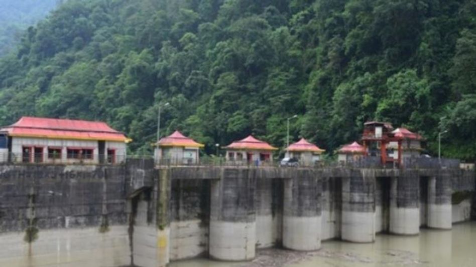 তিস্তার জল উঠল পাকদণ্ডি রাস্তায়, আতঙ্কে পাহাড়বাসী তিস্তার জল উঠল পাকদণ্ডি রাস্তায়, আতঙ্কে পাহাড়বাসী
