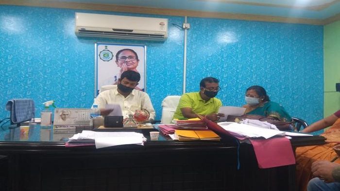 রবিবারও কাজ করছে পুর প্রশাসক বোর্ড