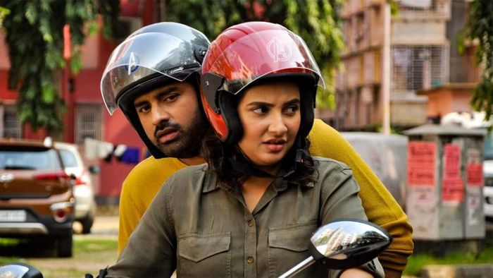 বাবা যাদবের ছবির দৃশ্যে শুভশ্রী গাঙ্গুলী ও অঙ্কুশ হাজরা