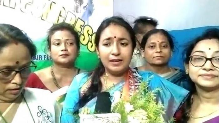 জেলা সভানেত্রী পদে রবি কন্যা পাপিয়া