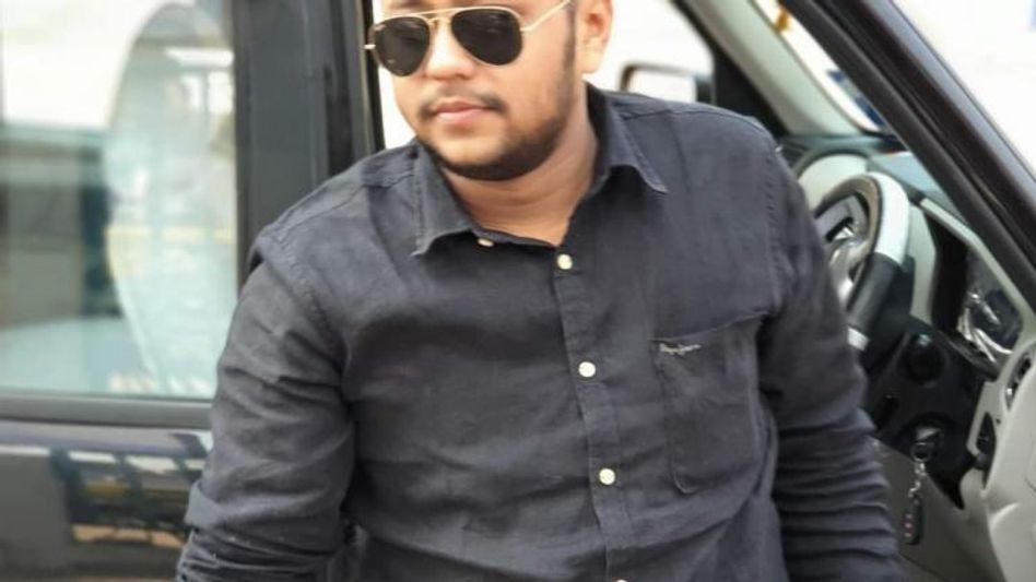 পরিযায়ী শ্রমিকের মোবাইল ছিনতাই করতে গিয়ে ধরা পড়ল তৃণমূল যুব সম্পাদক পরিযায়ী শ্রমিকের মোবাইল ছিনতাই করতে গিয়ে ধরা পড়ল তৃণমূল যুব সম্পাদক