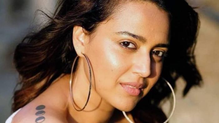 সর্বদাই আলোচনায়