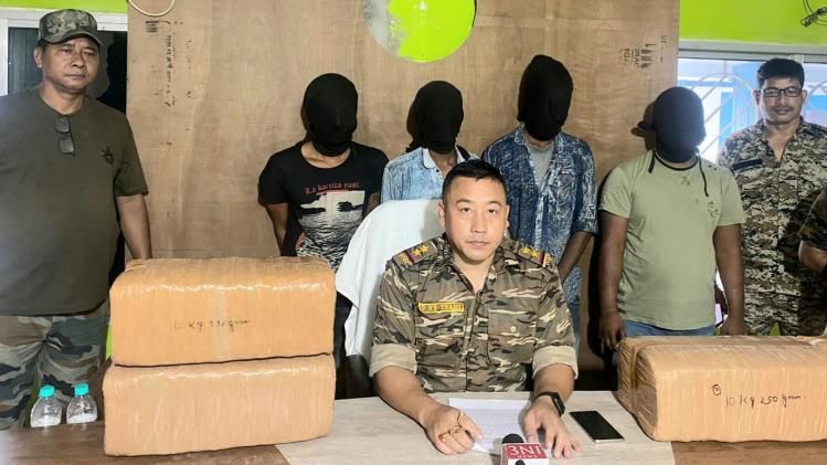 পাচারের ছক বদলেও রক্ষা নেই, পুলিশের জালে চার মাদক পাচারকারী