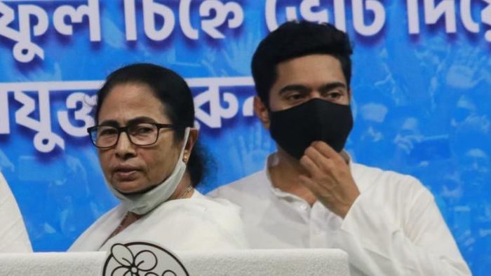 কোন গেমপ্ল্যান সাজাচ্ছেন নেত্রী