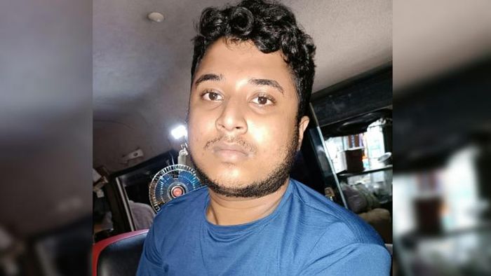 দত্তপুকুর থেকে ভুয়ো আইপিএস রাজু দেবনাথ গ্রেফতার। ছবি: দীপক দেবনাথ