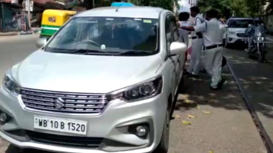 ভবানীপুর ভোটের আগে একবালপুরে নাকা চেকিং, উদ্ধার ৪ লক্ষ টাকা ভবানীপুর ভোটের আগে একবালপুরে নাকা চেকিং, উদ্ধার ৪ লক্ষ টাকা