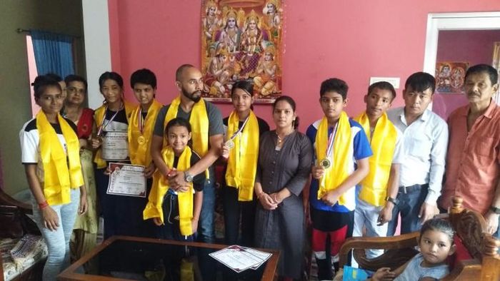 সোনা জয় করার পর সংবর্ধনা দেওয়া হল খেলোয়াড়দের।