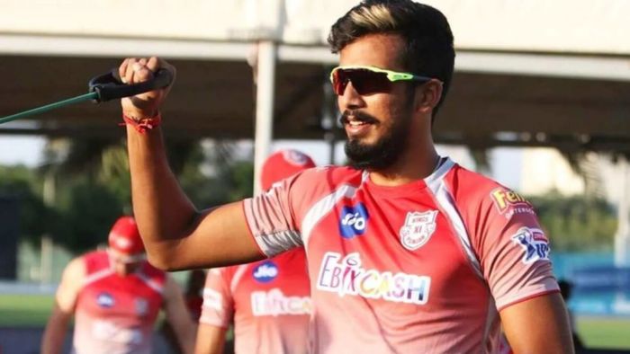 বাংলার ছেলে ঈশাণ পোড়েলের আইপিএল অভিষেক। ফাইল ছবি।