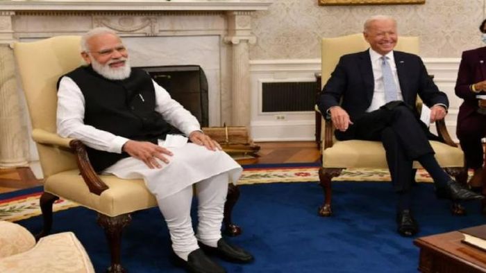 বাইডেন জানান, সে সময় মুম্বইয়ে এসে এক ভারতীয় বংশোদ্ভূত মহিলাকে বিয়ে করতে চেয়েছিলেন তিনি।