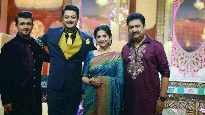 'সুপার সিঙ্গার' -র তিন বিচারক ও সঞ্চালক