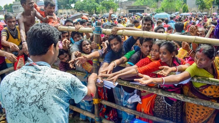 'দুয়ারে সরকার'-এ মিলবে রেশন-আধার বায়োমেট্রিক সংযোগের সুবিধা