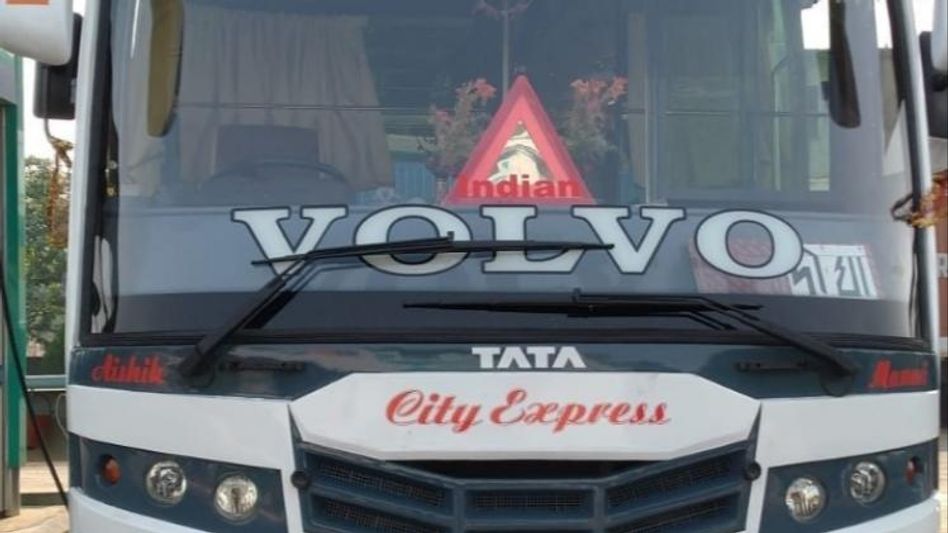 ১১ বছর পর চালু হয়েও আজব কারণে বন্ধ হল শিলিগুড়ি-দার্জিলিং প্রাইভেট বাস পরিষেবা ১১ বছর পর চালু হয়েও আজব কারণে বন্ধ হল শিলিগুড়ি-দার্জিলিং প্রাইভেট বাস পরিষেবা