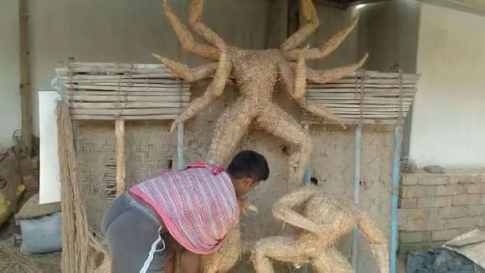 চাঁদা তুলেই হয় পুজো