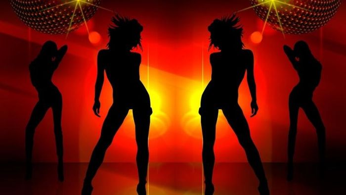 বারগার্লের নাচ