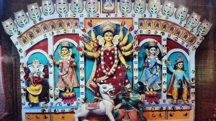 ইস্টার্ন হাই আবাসনের প্রতিমা