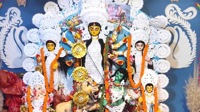 ল্যারিকা টলি কমপ্লেক্সের গত বারের প্রতিমা