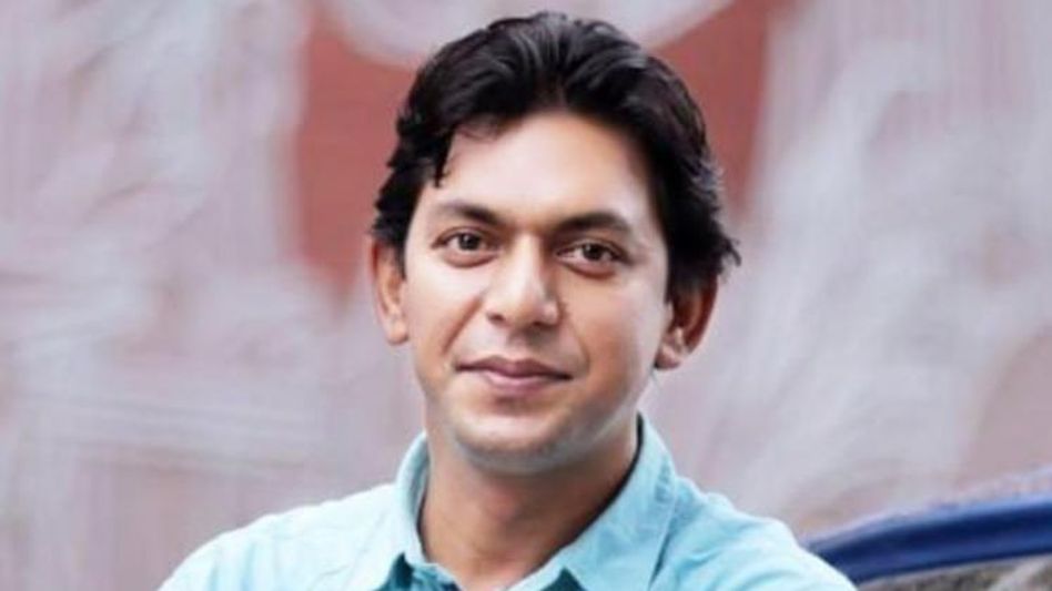 'এখানে জন্মেছি, দেশ ছেড়ে যাব কেন?' হিংসা-ধ্বস্ত বাংলাদেশে প্রশ্ন চঞ্চলের 'এখানে জন্মেছি, দেশ ছেড়ে যাব কেন?' হিংসা-ধ্বস্ত বাংলাদেশে প্রশ্ন চঞ্চলের